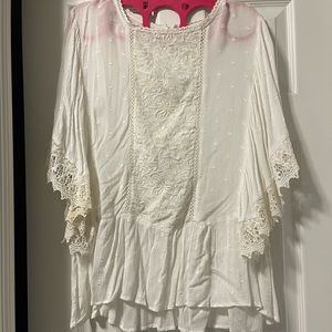 A Beautiful Soul white embroidered top size X